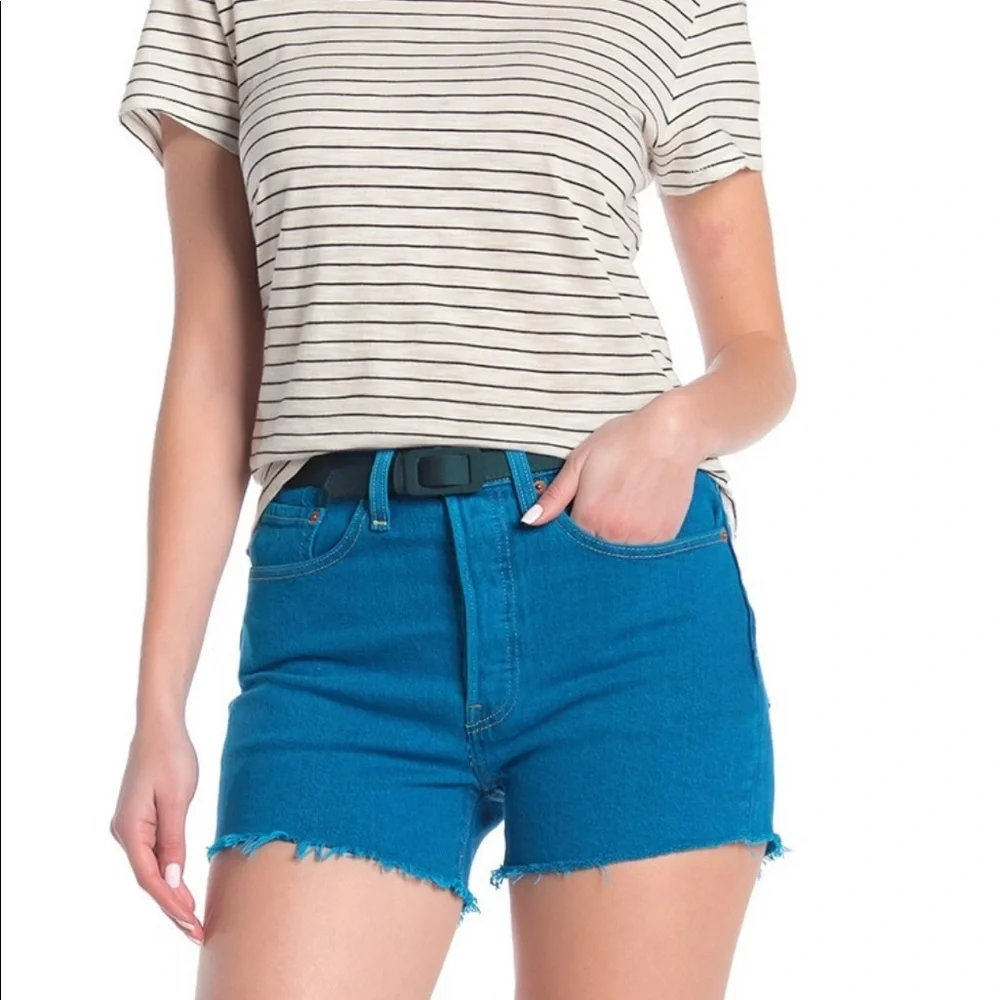 LEVI’S 501 ORIGINAL HIGH RISE FRAY HEM🎀🎀 - Picture 3 of 6
